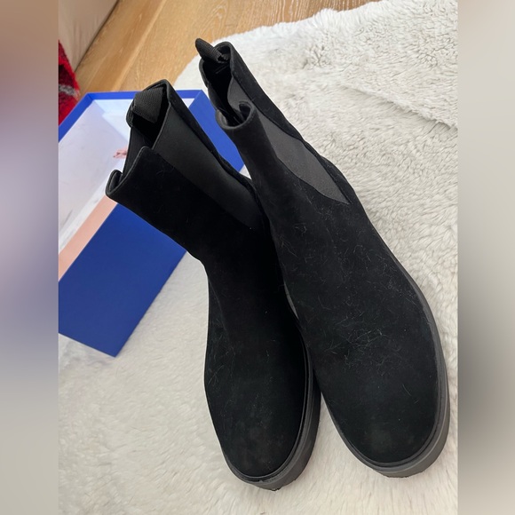 Stuart Weitzman Black Chelsea Boots - Picture 5 of 11